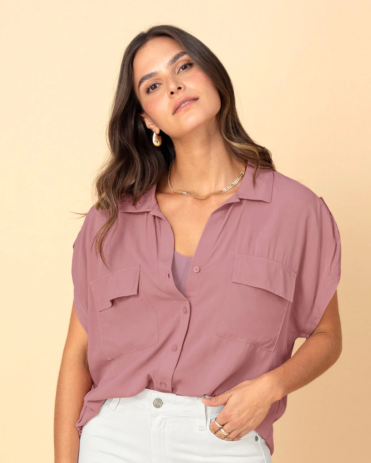 Blusa manga corta con cuello camisero y bolsillos con tapa en frente - Image 5