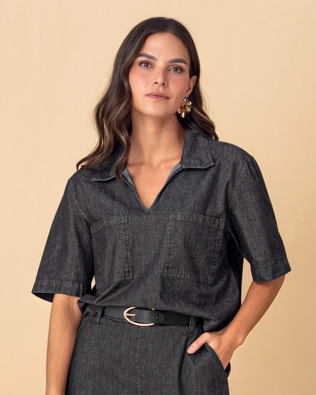 Blusa manga corta cuello sport en índigo liviano