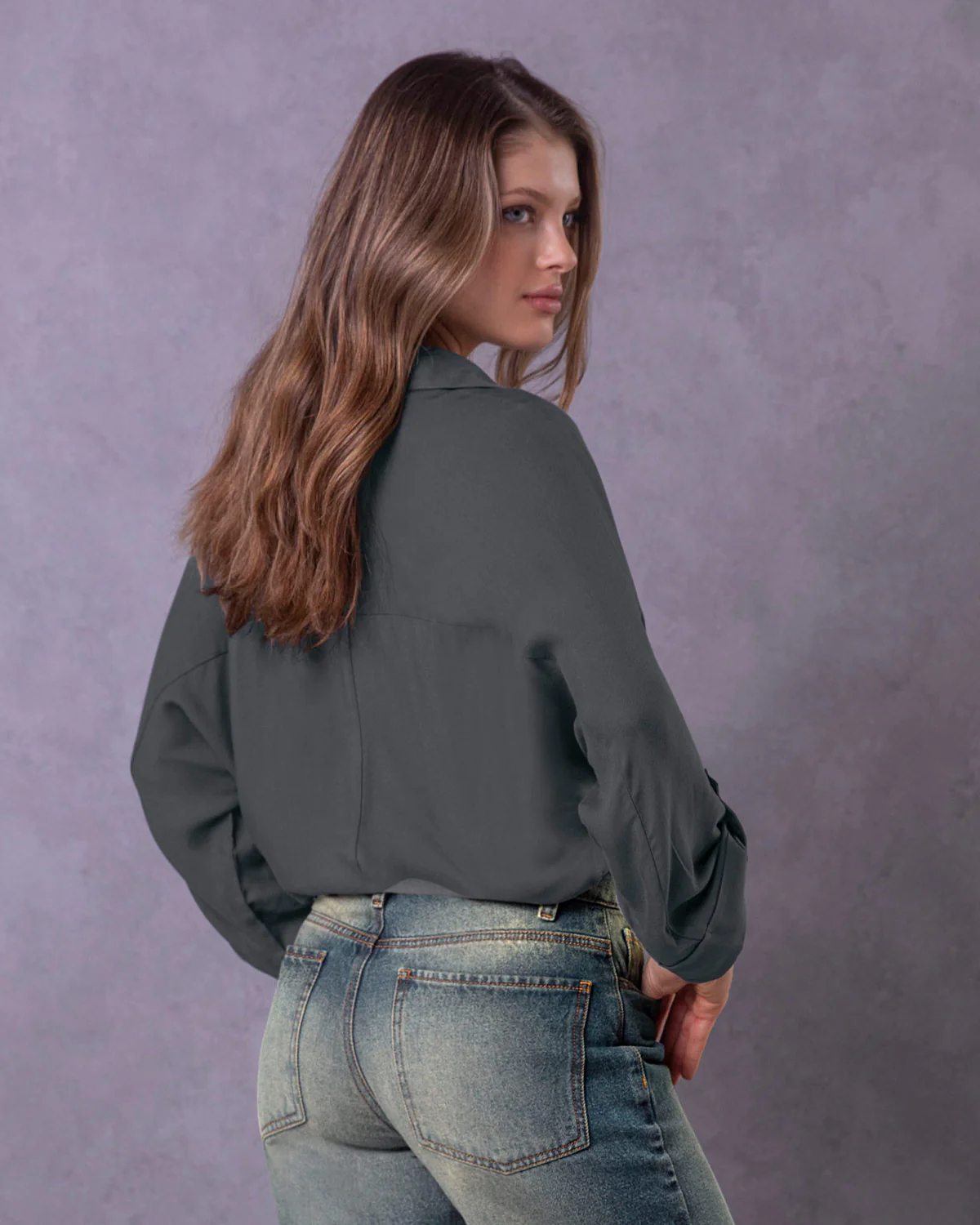 Blusa manga larga abotonable con charreteras en mangas - Image 7