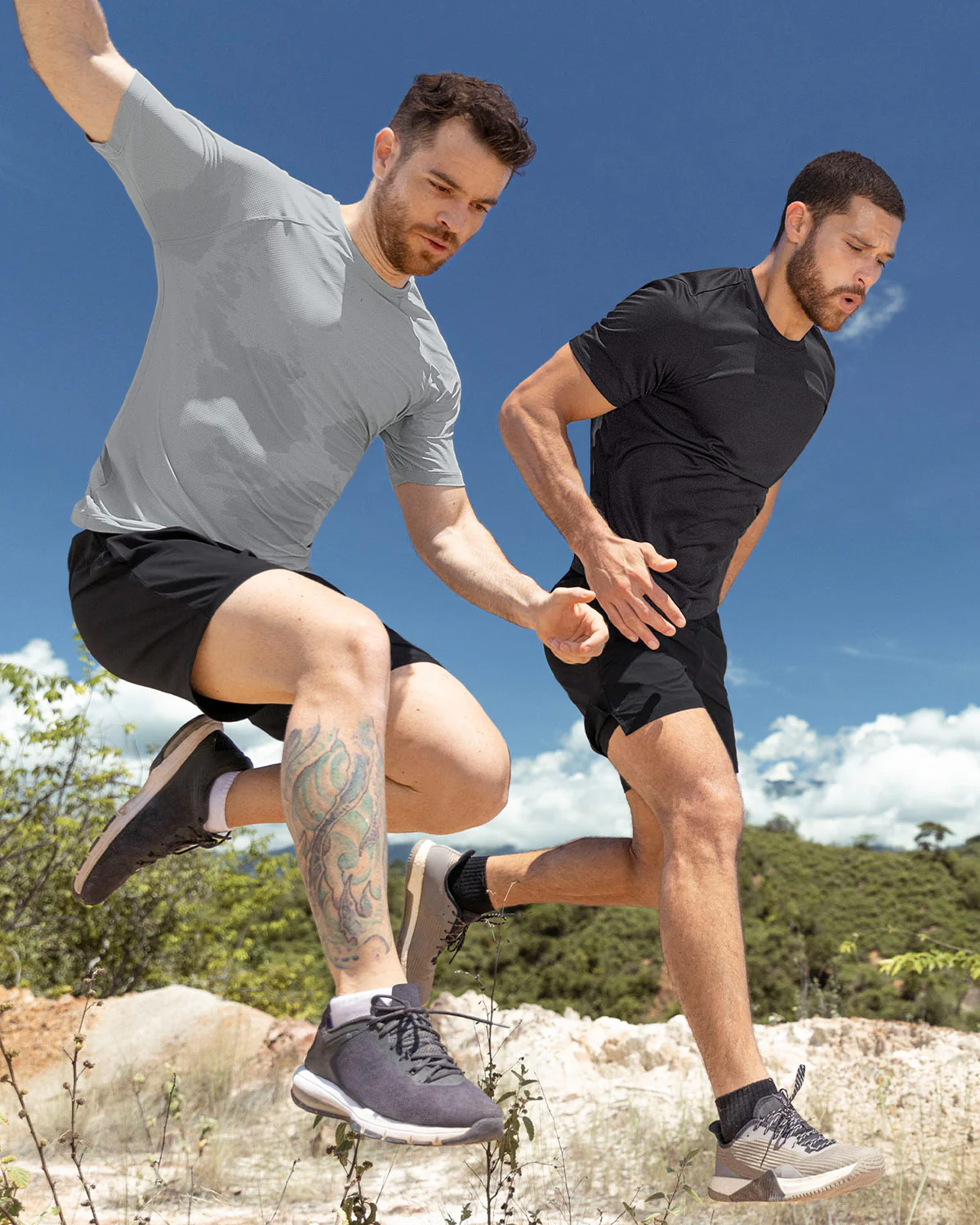Camiseta deportiva con tela texturizada y transpirable - Image 12