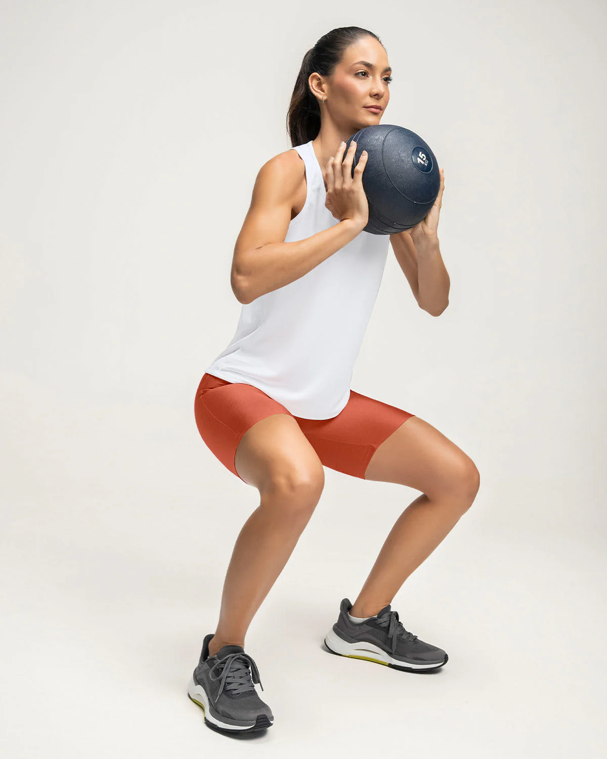 Camiseta deportiva de secado rápido y silueta semiajustada para mujer - Image 3