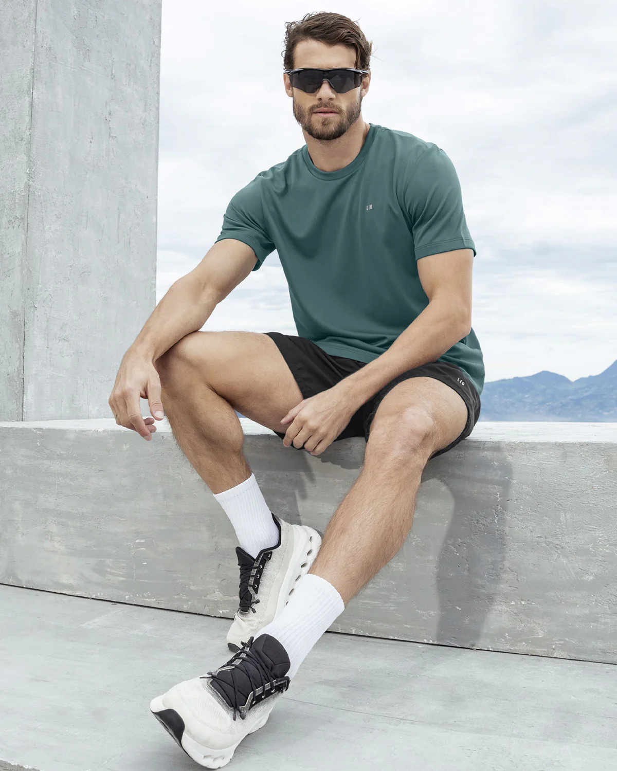Camiseta deportiva masculina semiajustada de secado rápido - Image 13