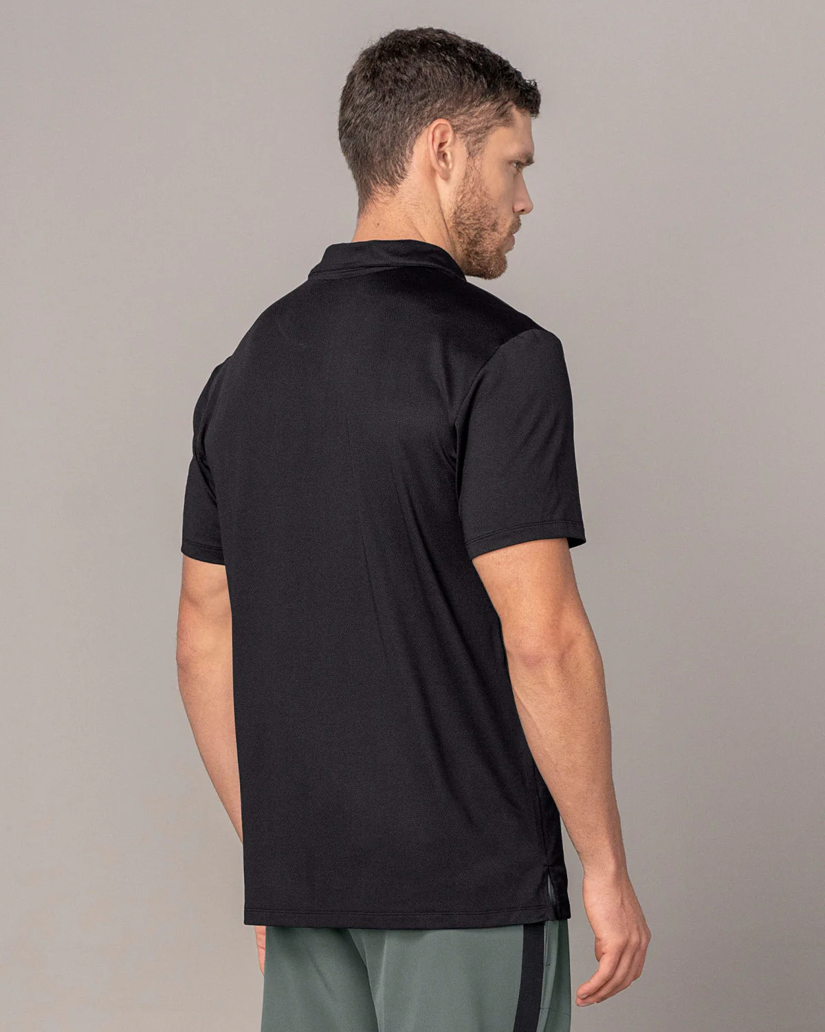 Camiseta deportiva transpirable con cuello tipo polo - Image 7