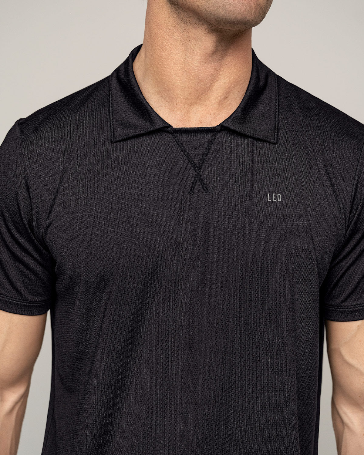 Camiseta deportiva transpirable con cuello tipo polo - Image 8