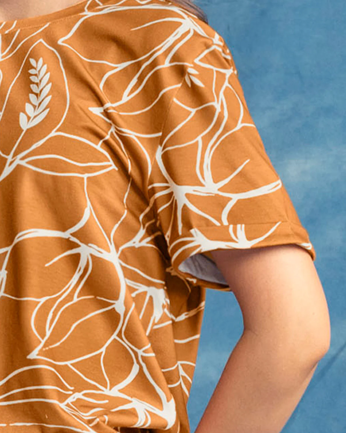 Camiseta manga corta estampada con dobladillo en manga - Image 7