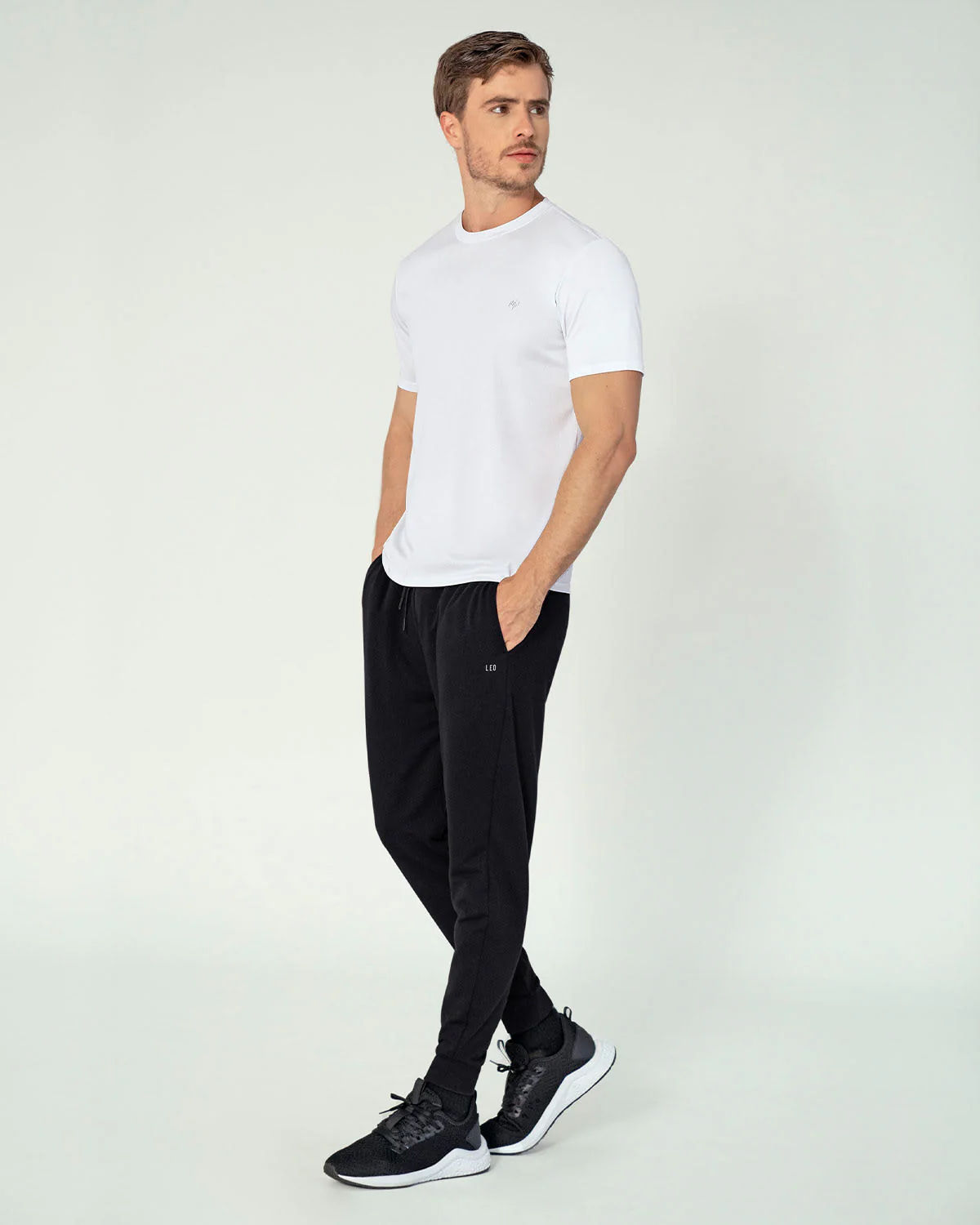 Jogger deportivo estilo sudadera con bolsillos laterales funcionales - Image 3
