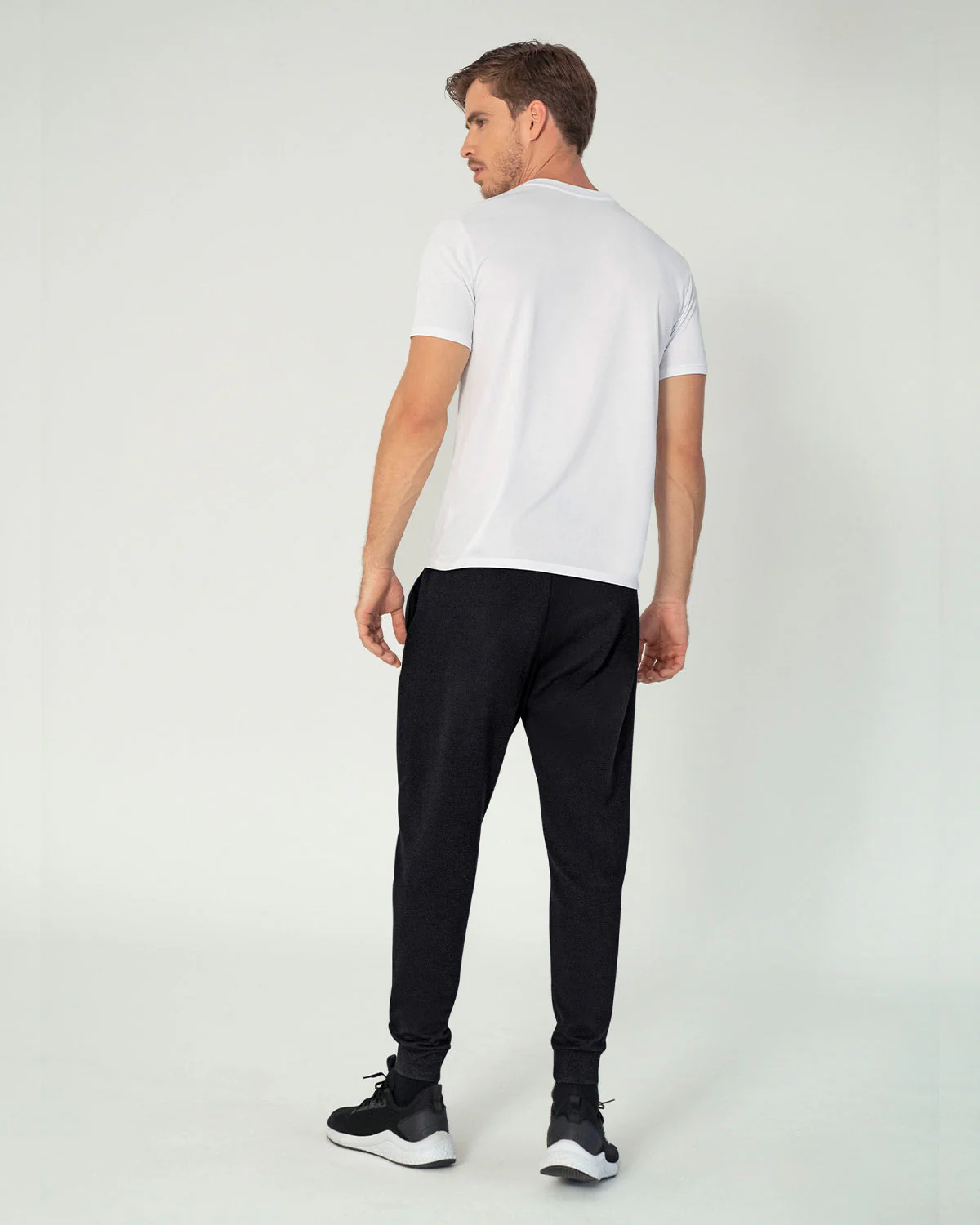 Jogger deportivo estilo sudadera con bolsillos laterales funcionales - Image 4