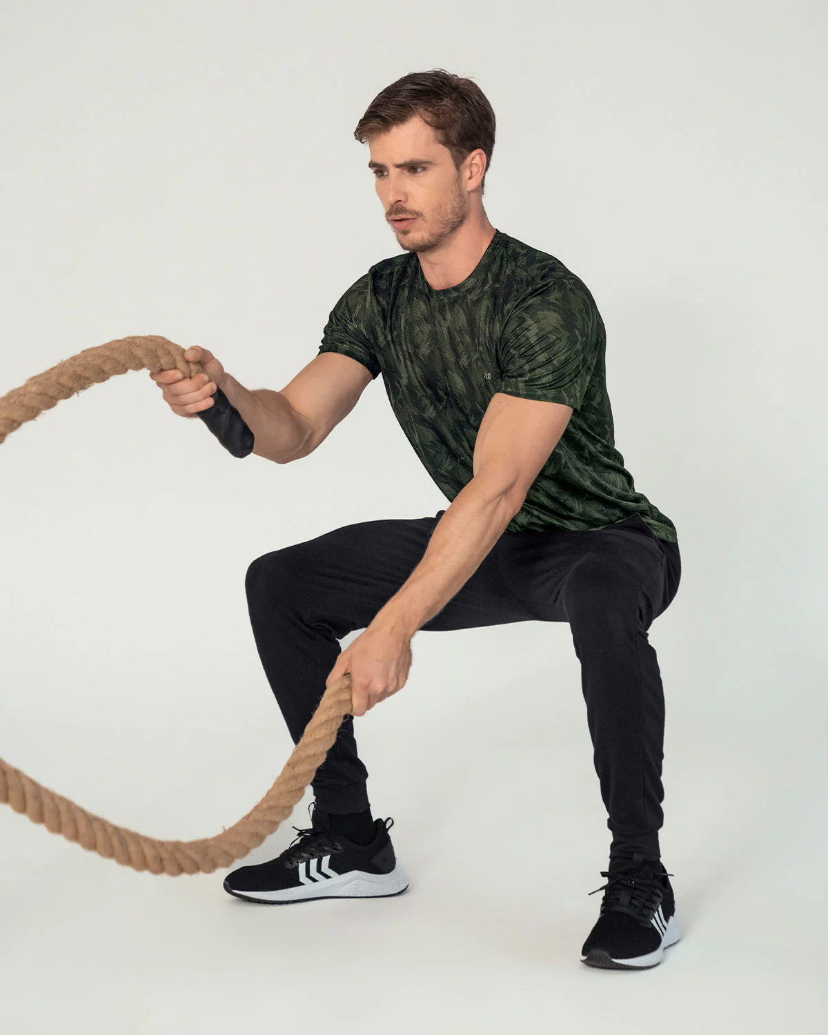 Jogger deportivo estilo sudadera con bolsillos laterales funcionales - Image 5