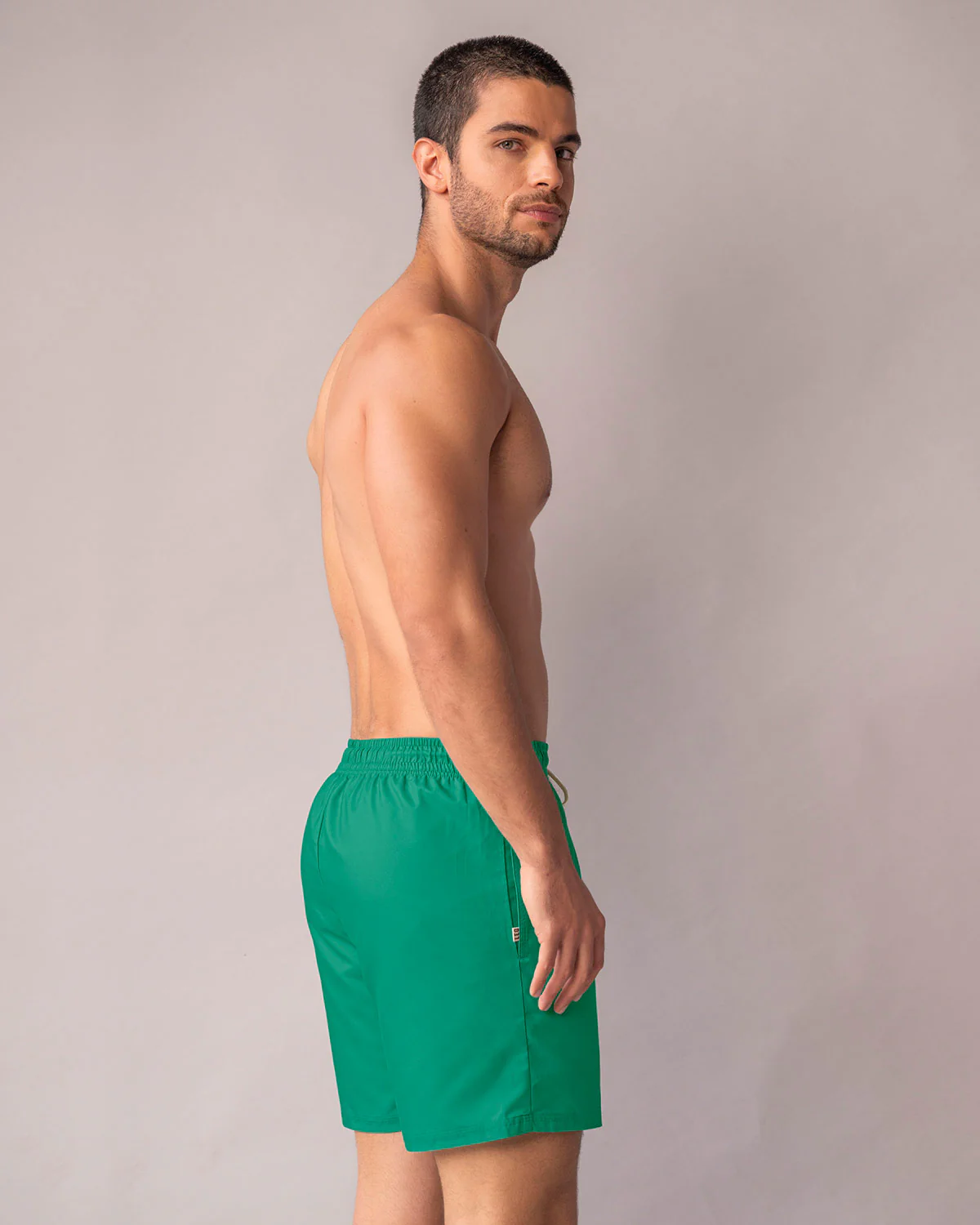 Pantaloneta de baño masculina con práctico bolsillo al lado derecho - Image 3
