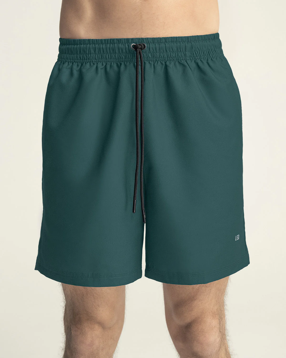 Pantaloneta deportiva con bolsillos funcionales - Image 10