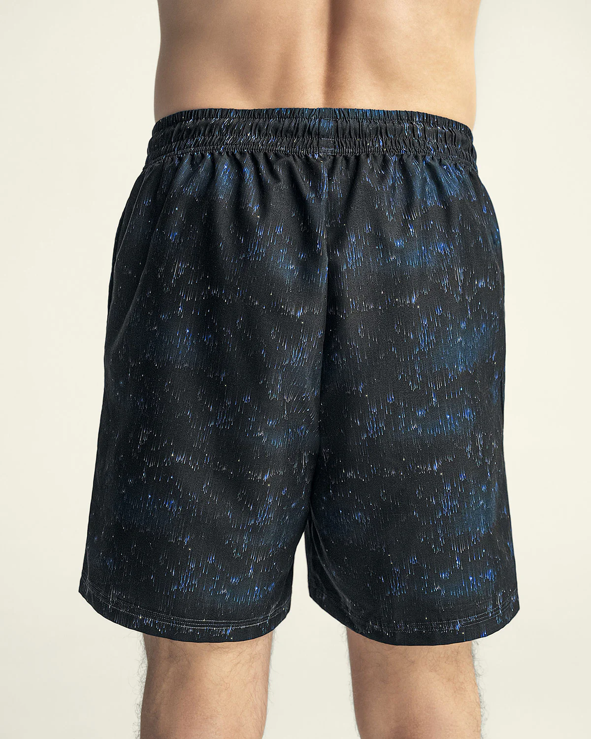 Pantaloneta deportiva con bolsillos funcionales - Image 6