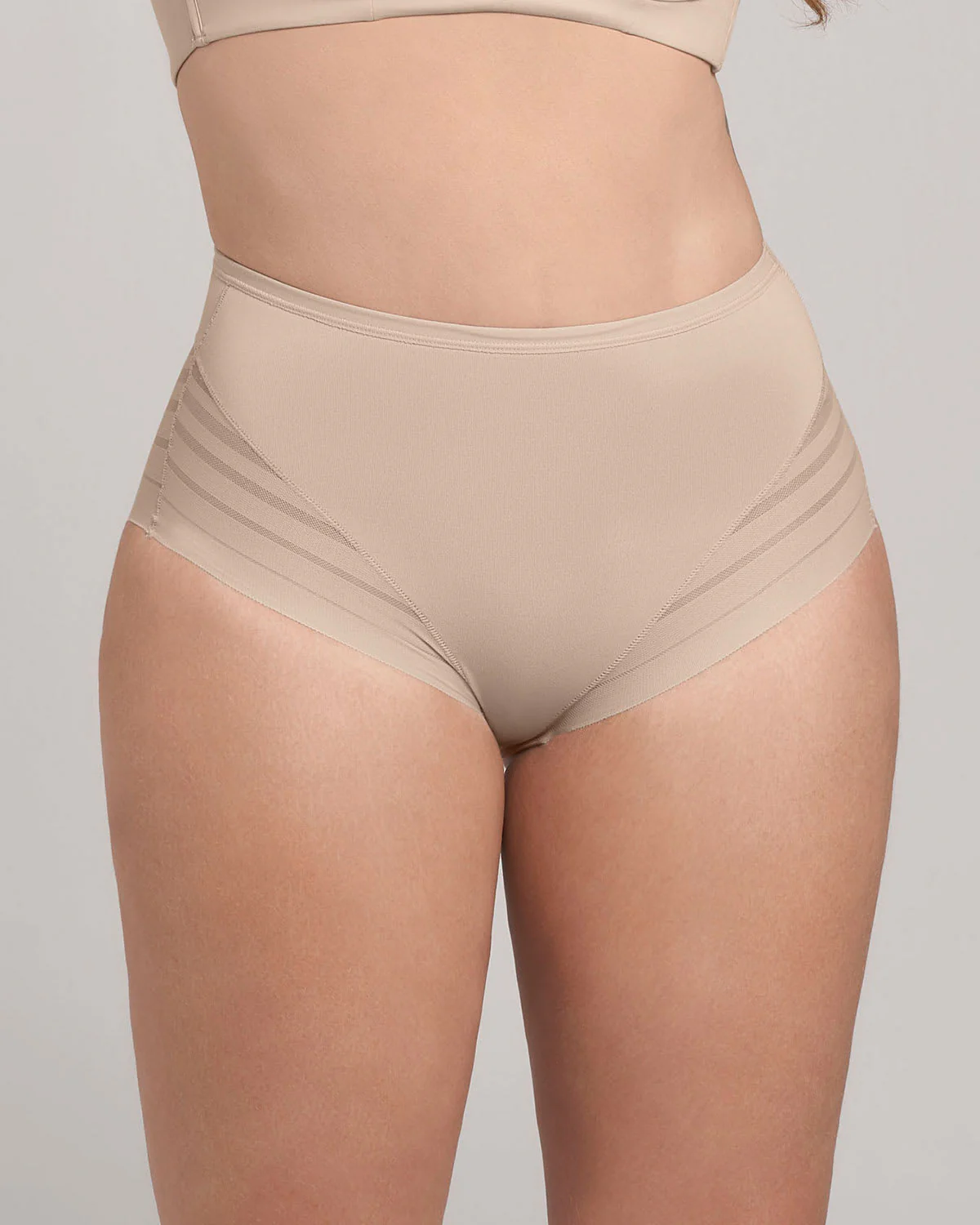 Panty faja clásico con control moderado de abdomen y bandas en tul - Image 9