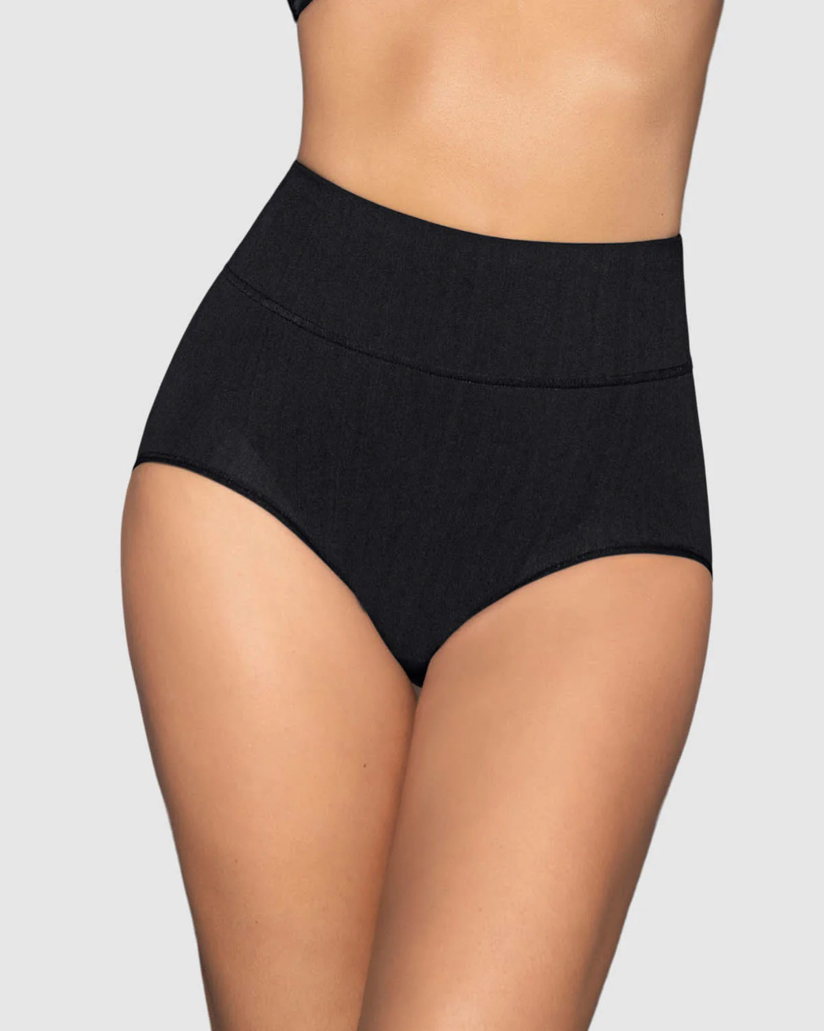 Panty faja de control moderado tiro alto en SkinFuse - Image 8